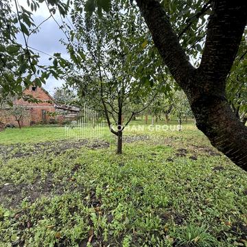 Комарова, 22