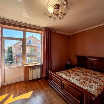 Продаж 1/2  клубного будинку. Роша/Горіхівська / 7хв до ТЦ "Майдан"