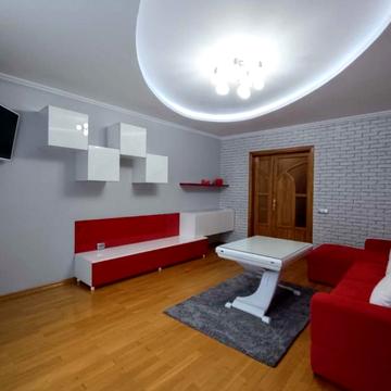 Богдана Хмельницького вул., 51е