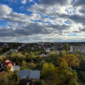 Івана Франка вул., 14