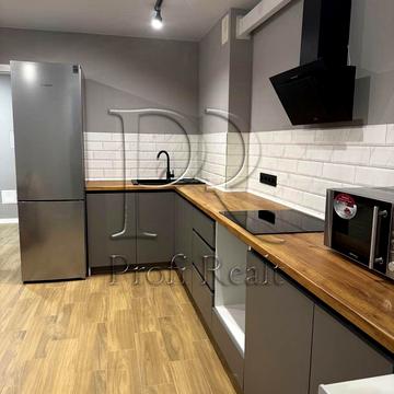 Приміська вул., 26