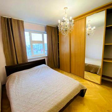 Без комісії. Оболонський пр 22в. 94 м. кв. Окремі 3 кімнати біля метро