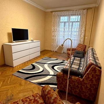 Кловський узвіз (Кловський), 10