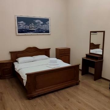 Ланжеронівська вул., 26