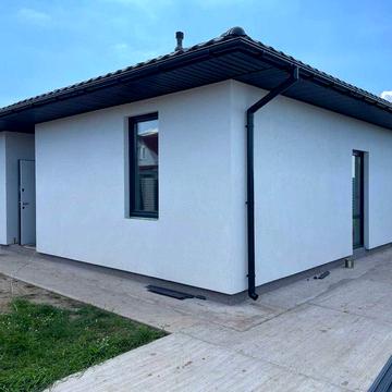 Одноповерховий, 107м2. Біля лісу та обвідного каналу. Розтермінування!