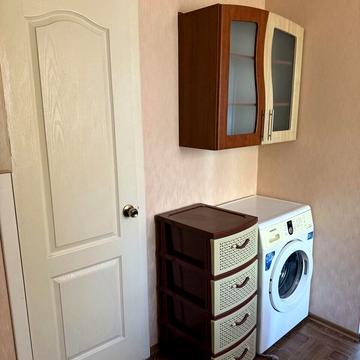 Академіка Заболотного вул., 1