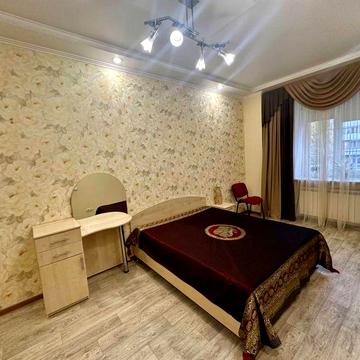 Здам 2 кімнатну квартиру в центрі на Киівський