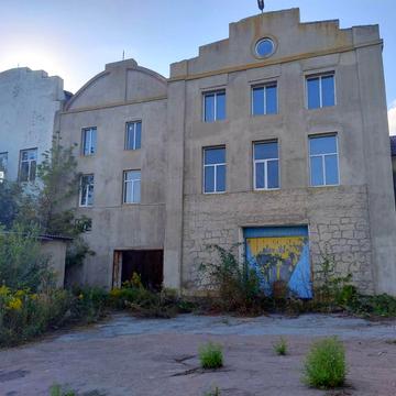 Центральна, 90