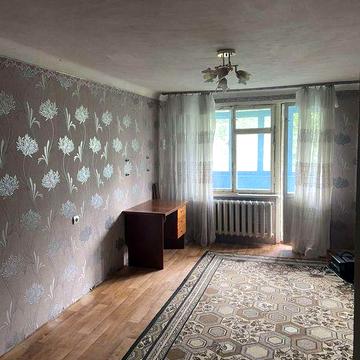 Продам терміново 2кімнатну квартиру в Броварах район парку.