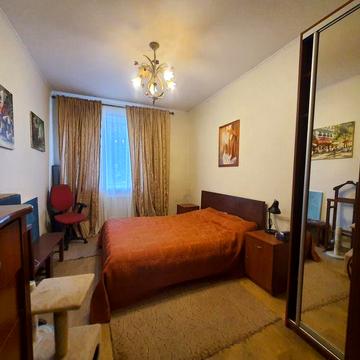 Продам 3к кв  80м2 вул Соц.містечко гарна локація 100м Київський Шлях