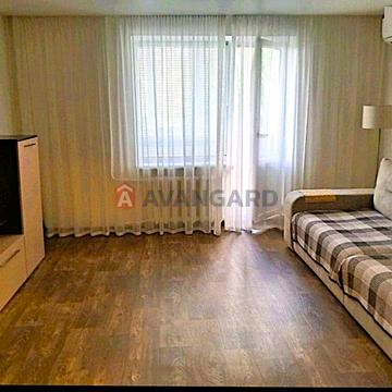 Простора 3-кім. квартира з євроремонтом. Митниця!