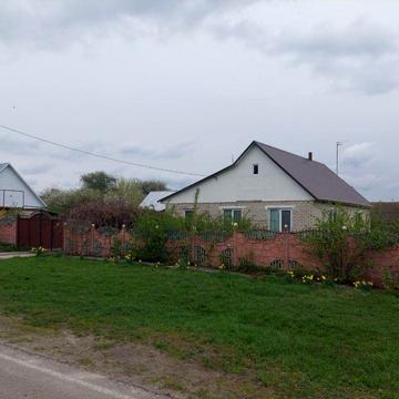 Дом кирпичный рядом с Городней