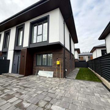 Полтавська вул.