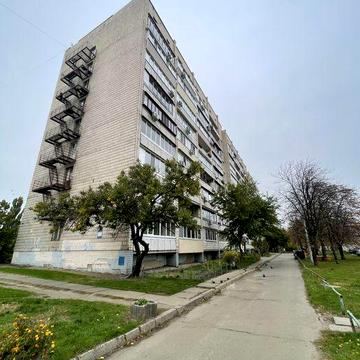 Дарницька площа, пр.Соборності 13 а , 29 м2- гостінка