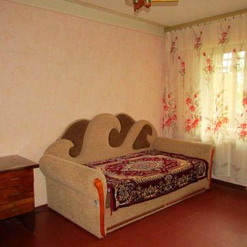 ВПЕРШЕ. Харківське шосе, 170, в пішій доступності до метро.