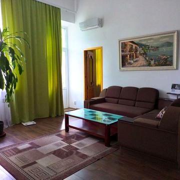 Вперше здам Євродвушку в центрі, район Соборної площі