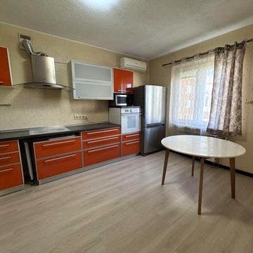 Оренда 3К квартири Дніпровська набережна Урлівська Ахматової