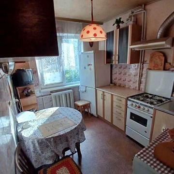 Здається трьохкімнатна квартира набережній Черемушки.