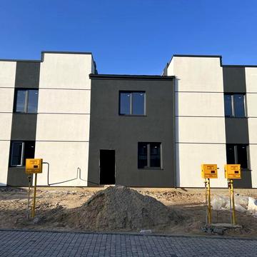 Продпж котеджа з підклбченими централізованими комунікаціями+ газ