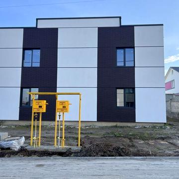 Продаж котеджа з підключеними централізованими комунікаціями + газ