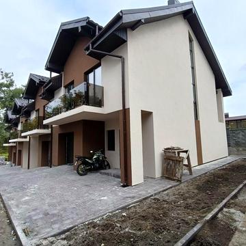 Продам котедж у місті!