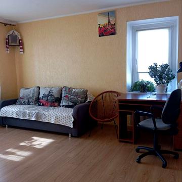 Академіка Сахарова вул., 28