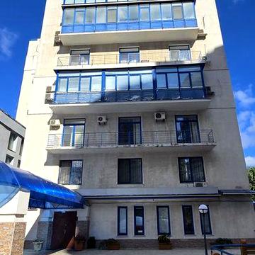 Пер.Мукачевский, Шикарная 3 комнатная квартира возле моря с паркингом