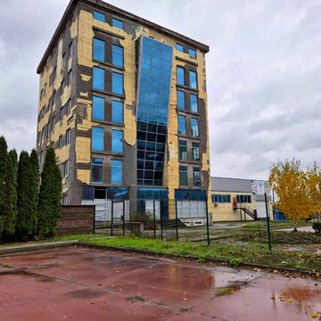 Металургів вул., 50