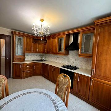 Продам 3-кімнатну квартиру вул. М.-М.  Шнеєрсона (Мініна)