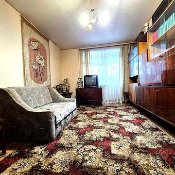 Простора 2-кімнатна квартира в цегляному будинку. Є-ВІДНОВЛЕННЯ