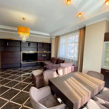 Антоновича вул. (Горького), 72