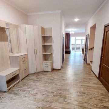 Оренда таунхауса с. Мощун (є підключення генератора)