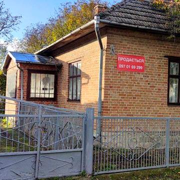 Будинок у с. Лучківці