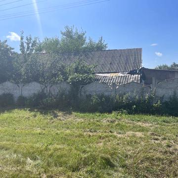 Продам будинок  +60 соток землі. 5500$