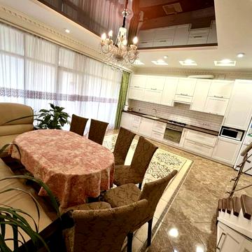 Дмитра Яворницького вул., 13б