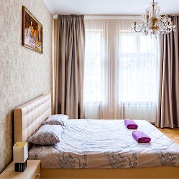 Оренда квартири пл Ринок 4 кімнати
