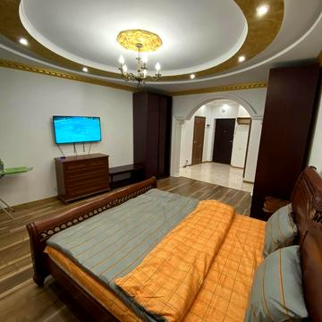 Бережанська вул., 56