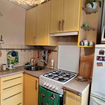 2 квартира-сталінка, 4/5, Центр, метро "Наукова" (сталинка, "Научная")