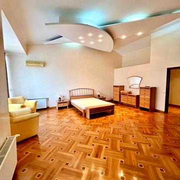 Долгосрочная аренда 3-х этажного дома на Фонтане ул Львовская