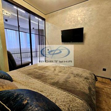 Стильна квартира із новим ремонтом у закритому ЖК. Митниця