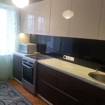 Сдам трёхкомнатную квартиру в центре города