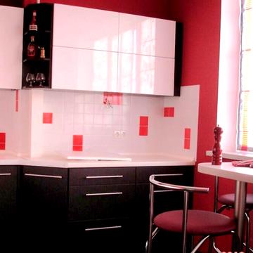 Тополина вул., 14