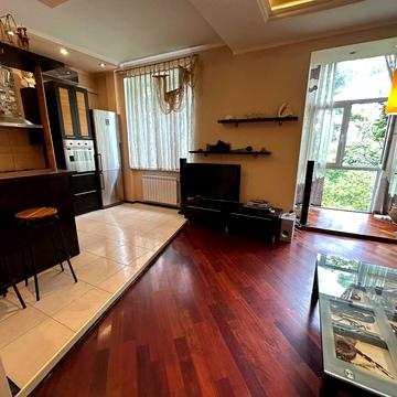 Лондонська вул. (Пітерська), 2