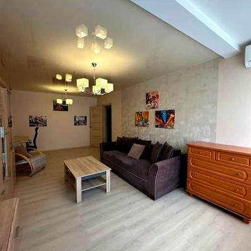 Богдана Хмельницького вул., 39