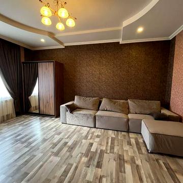 Оренда 2-х кімнатної квартири по вулиці О.Хіри