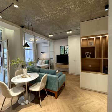 Миколи Гулака вул., 4