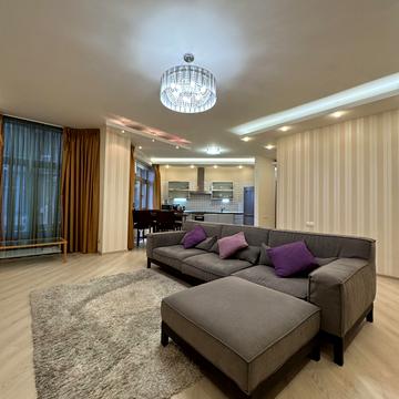 Володимирська вул., 79