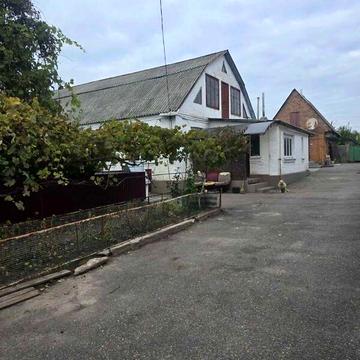 Продаж 3к Дім Космонавтів вулиця