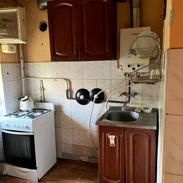 Закарпатська вул., 10