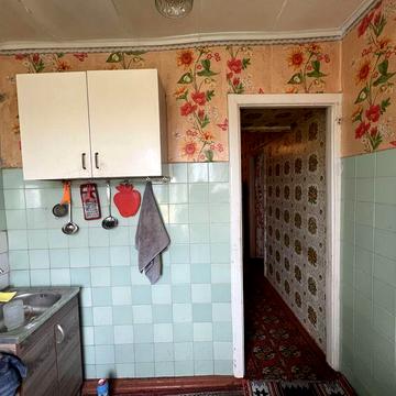 Продаж Тесленка 20, площа Володимира Великого, пл. Артема, під ремонт